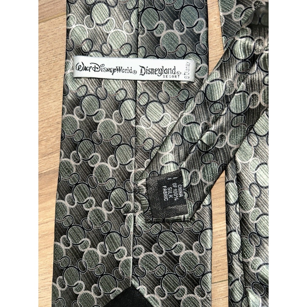 Disney Walt Disney World Vintage Silk Men Tie Mickey 57" x 3.75" Green - Picture 5 of 5